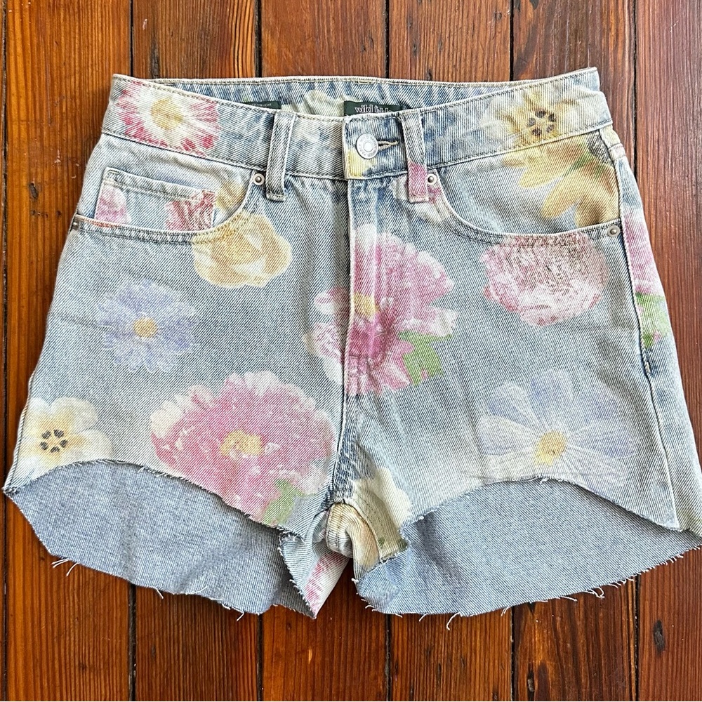 Wild Fable High-Rise 90s Relaxed Straight floral print cutoff denim shorts 00
